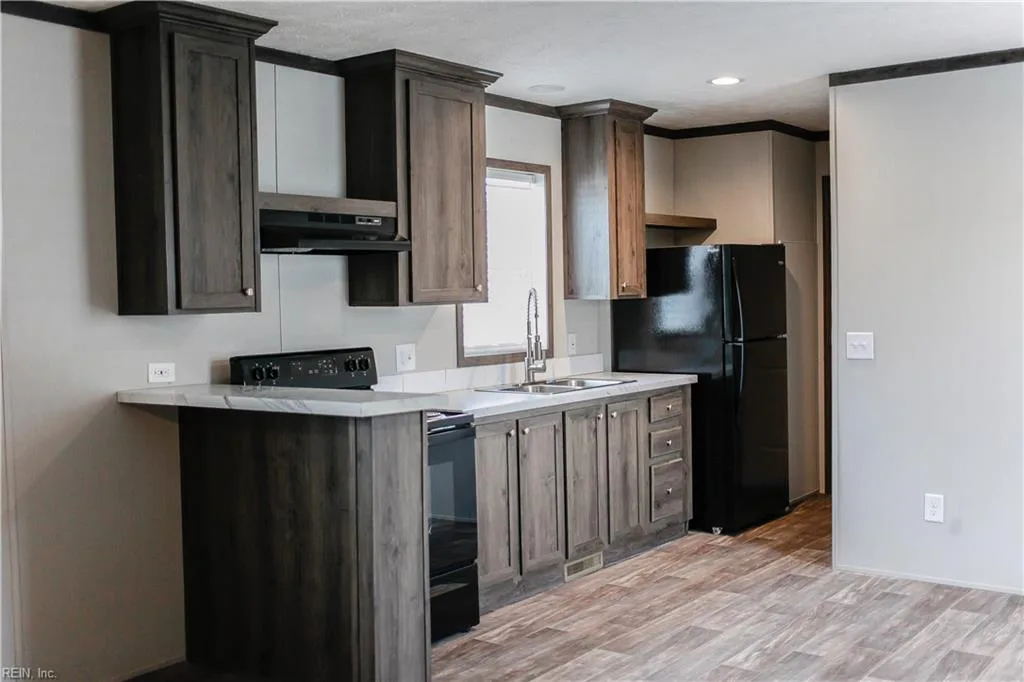 8763 Smithfield Apts LN #Lot 8, SMITHFIELD VA 23430 - Photo 3