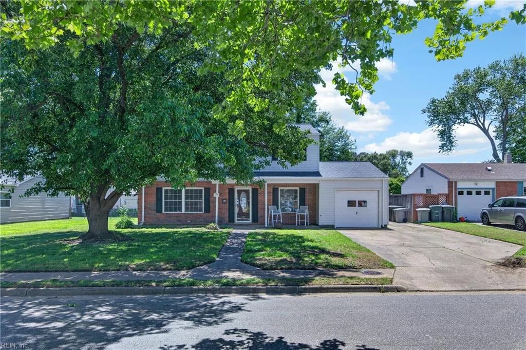 216 Deerfield BLVD, Hampton — 5 bed Residential, 3,000 sqft