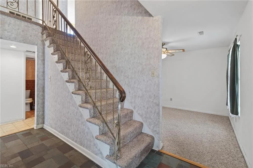 216 Deerfield BLVD, HAMPTON VA 23666 - Photo 5