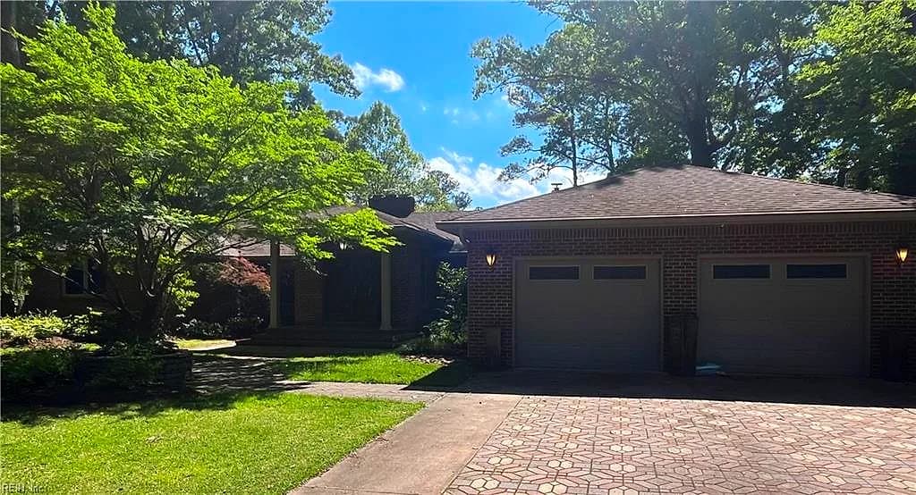 621 Lynn Shores DR, VIRGINIA BEACH VA 23452 - Main photo
