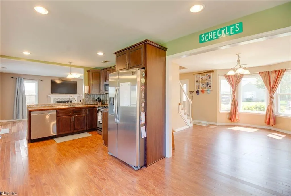 1060 Guest DR, VIRGINIABEACH VA 23454 - Photo 4
