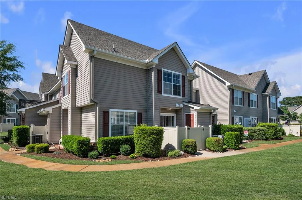 3856 Lasalle DR #105, Virginia Beach — 2 bed Residential, 1,202 sqft