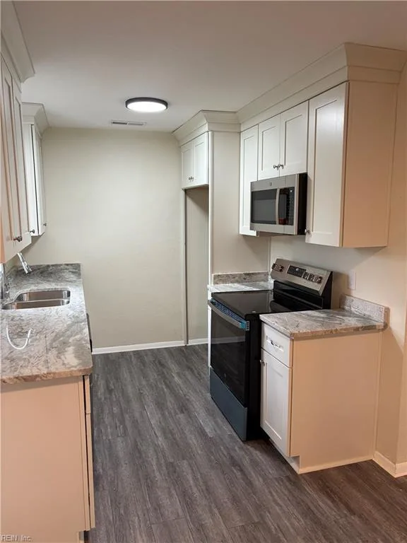 125 Carol LN, PORTSMOUTH VA 23701 - Photo 5