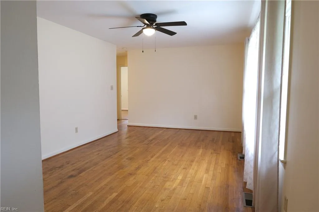 57 Peters LN, NEWPORTNEWS VA 23606 - Photo 4