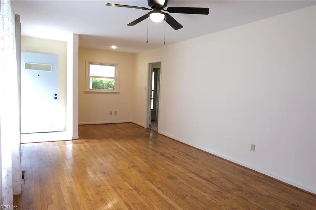 57 Peters LN, NEWPORTNEWS VA 23606 - Photo 5