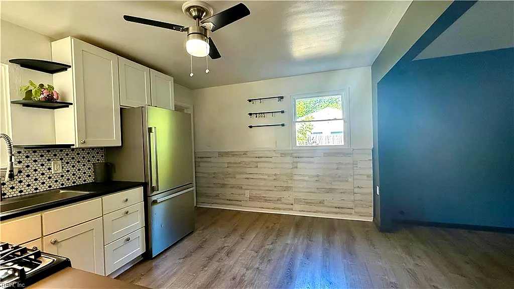4933 Carnation AVE, Virginia Beach — 4 bed Residential, 1,200 sqft