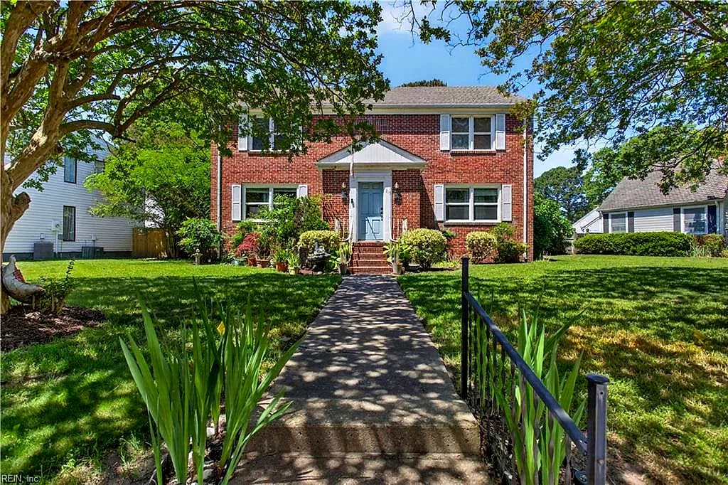 215 Riverside DR, PORTSMOUTH VA 23707 - Main photo