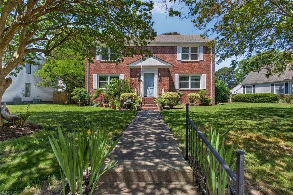 215 Riverside DR, PORTSMOUTH VA 23707 - Main photo