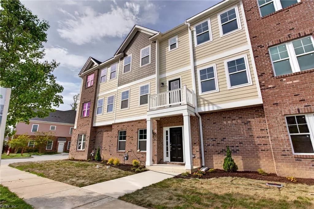 621 COMMONWEALTH BLVD, YORKTOWN VA 23693 - Photo 2