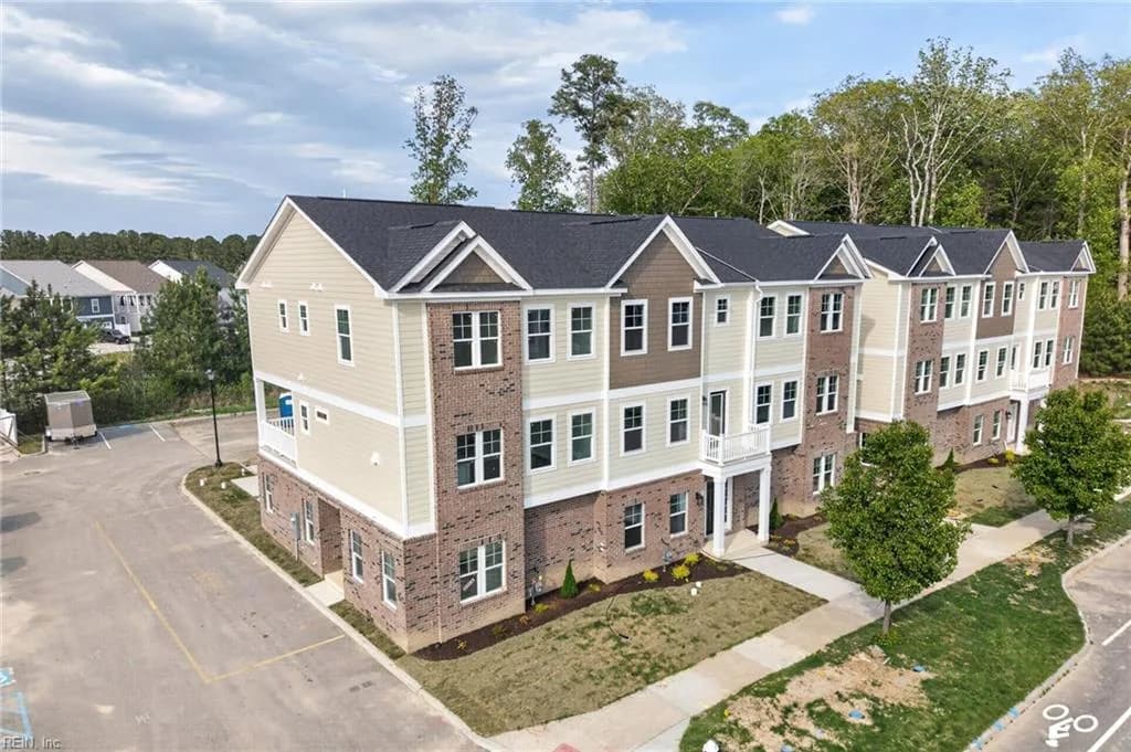 621 COMMONWEALTH BLVD, YORKTOWN VA 23693 - Photo 4