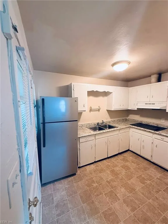 656 49th ST, NEWPORTNEWS VA 23607 - Photo 3