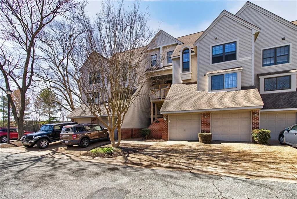 744 Rock Crest CT #301, NEWPORTNEWS VA 23602 - Main photo