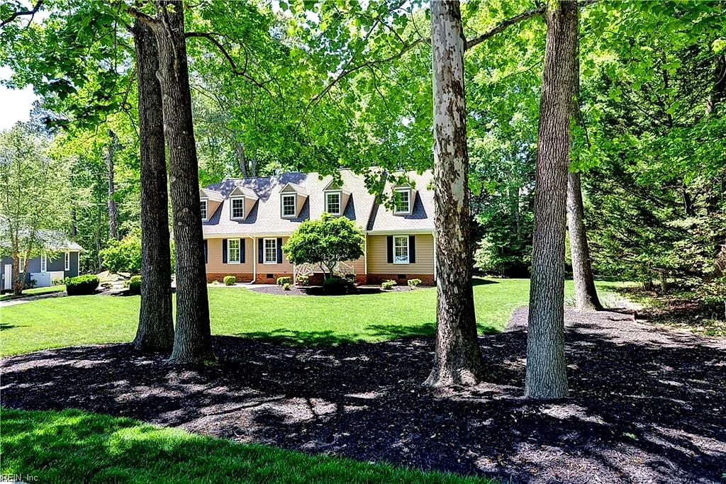 122 James Bray DR, WILLIAMSBURG VA 23188 - Main photo