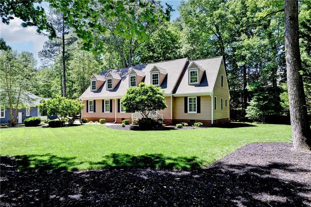 122 James Bray DR, WILLIAMSBURG VA 23188 - Photo 3