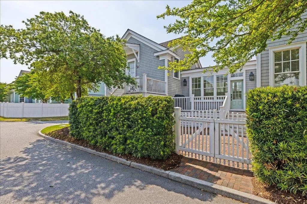 9542 28th Bay ST, NORFOLK VA 23518 - Photo 3