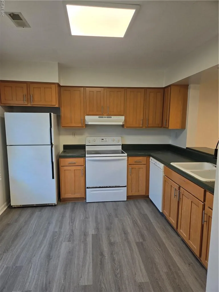 916 Jay Are CT, VIRGINIABEACH VA 23462 - Photo 4