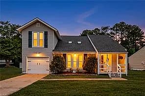 2492 Mirror Lake DR, Virginia Beach — 3 bed Residential, 1,940 sqft