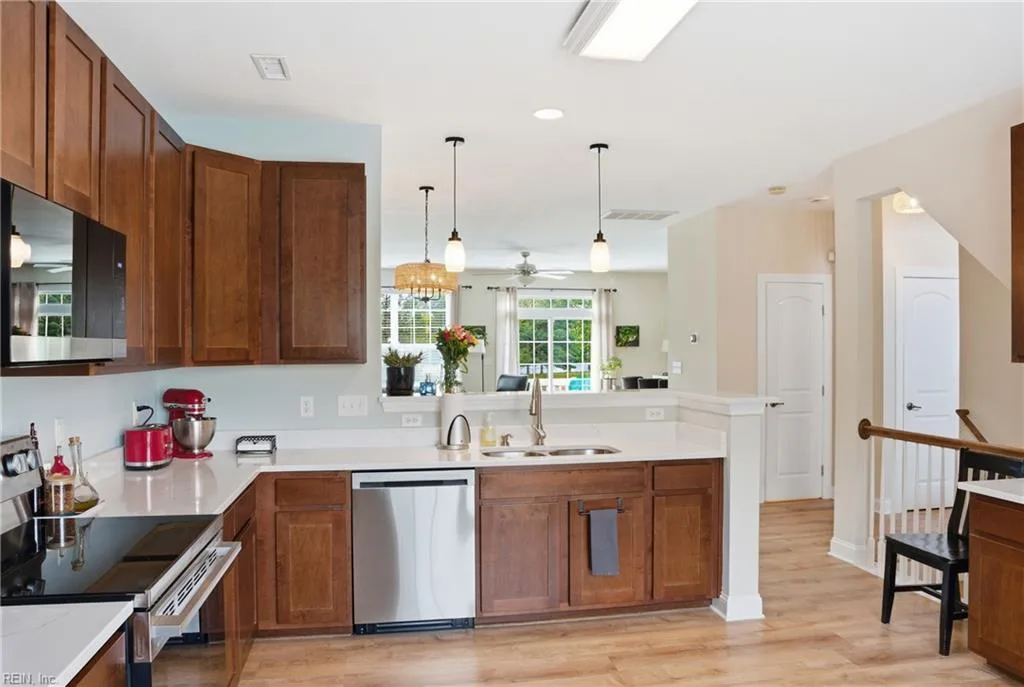 4589 Leamore Square RD, VIRGINIABEACH VA 23462 - Photo 4