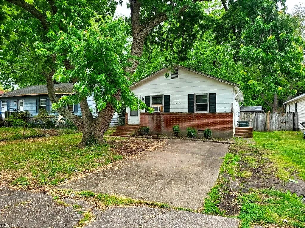 116 Downes ST, HAMPTON VA 23663