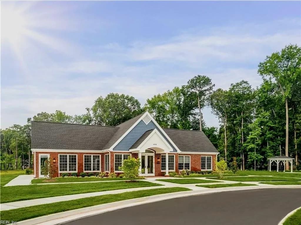 114 Legacy BLVD, POQUOSON VA 23662 - Photo 4