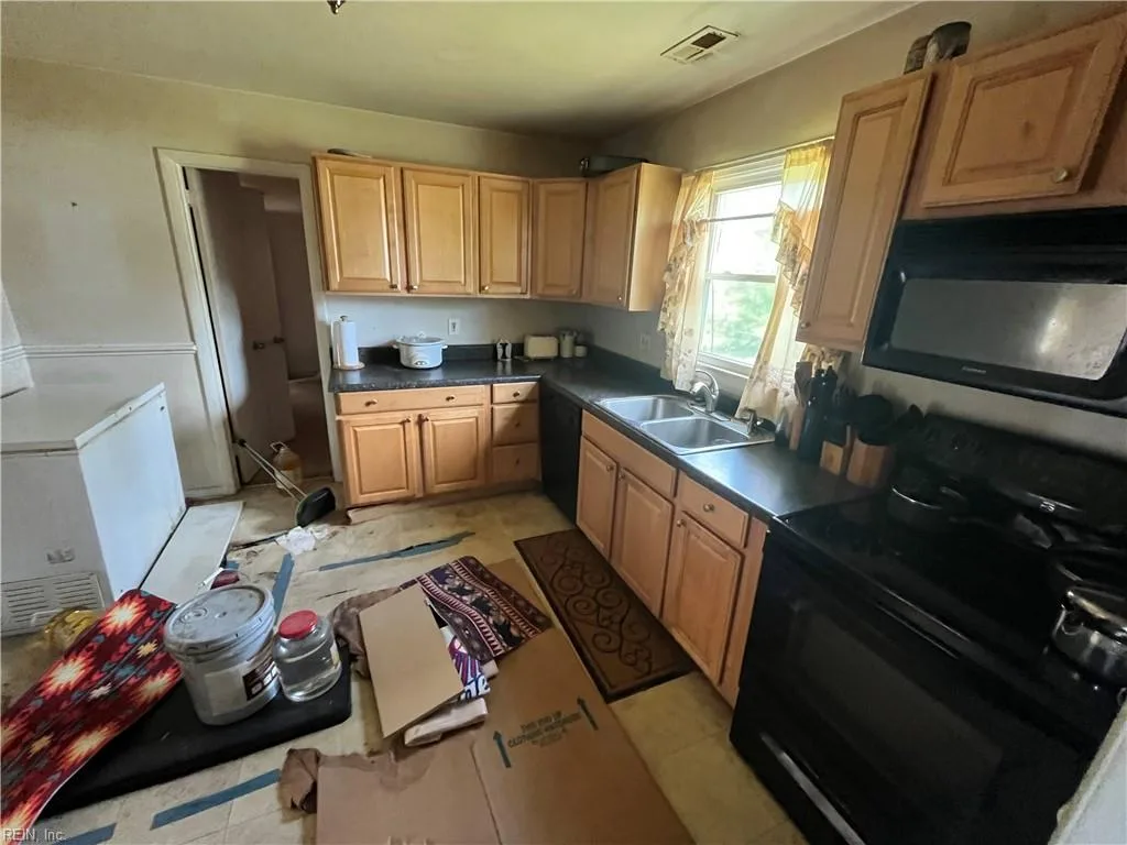 8508 Kennedy DR, HAMPTON VA 23605 - Photo 4