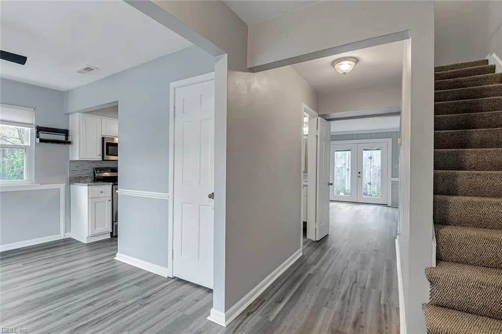 945 Indian CIR, VIRGINIABEACH VA 23451 - Photo 5