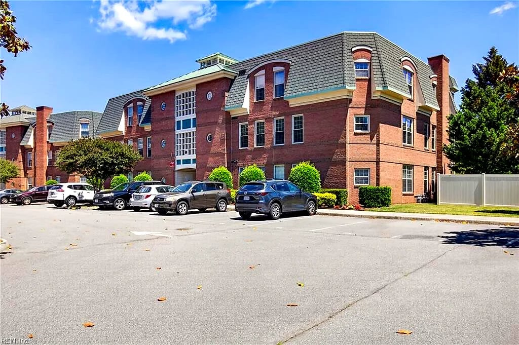 308 Riveranne CT #314, Virginia Beach — 2 bed Residential, 1,402 sqft