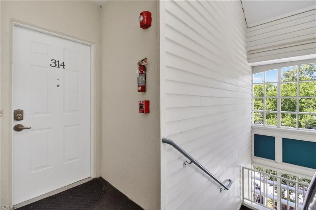 308 Riveranne CT #314, VIRGINIABEACH VA 23462 - Photo 3