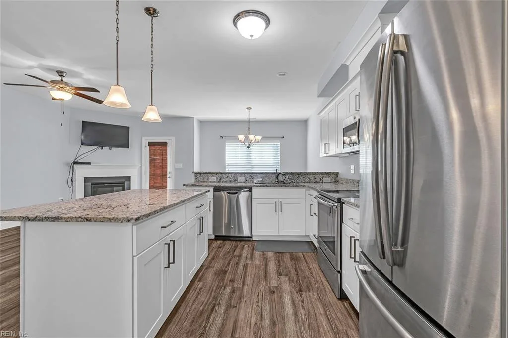 9 Franklin LN, POQUOSON VA 23662 - Photo 5