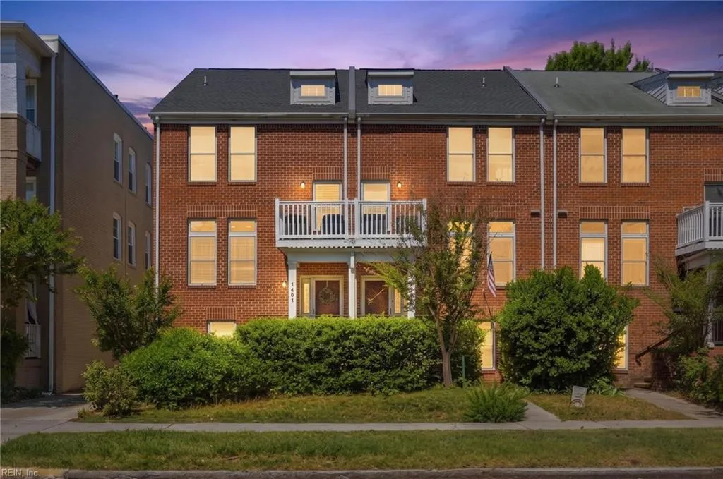 1401 Colonial Ave NONE, Norfolk — 3 bed Residential, 2,050 sqft