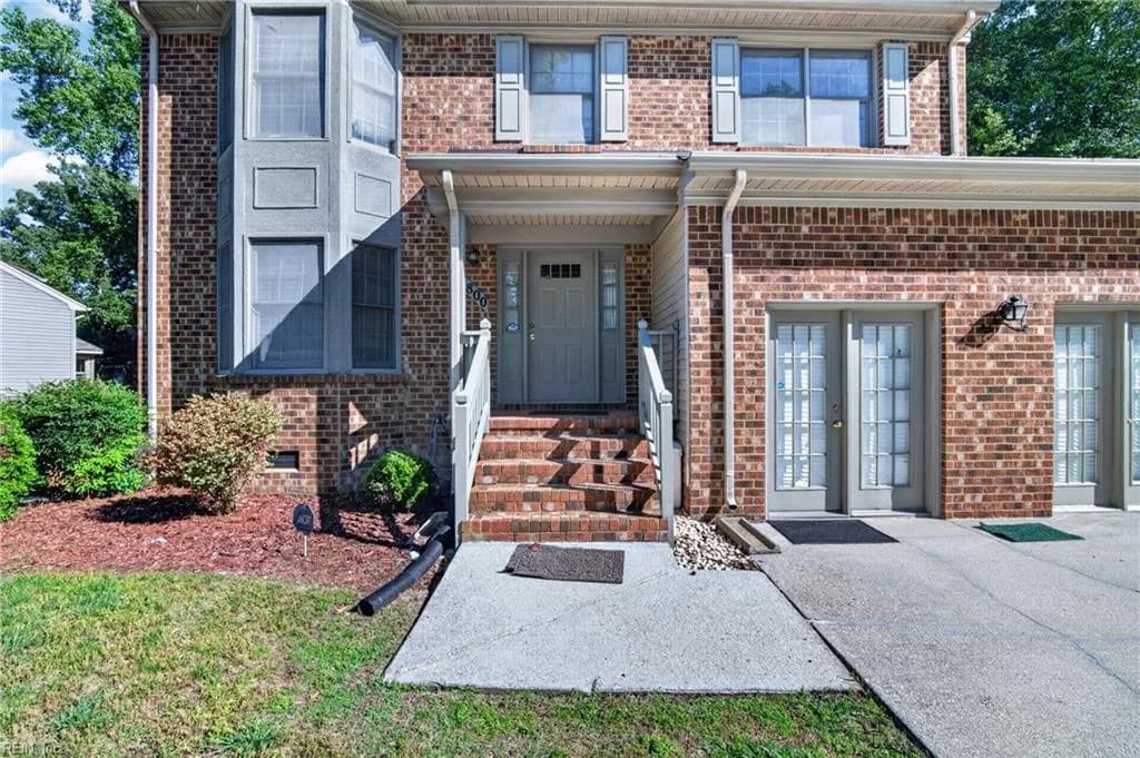 1800 Clearwater CT, NEWPORTNEWS VA 23602 - Photo 4