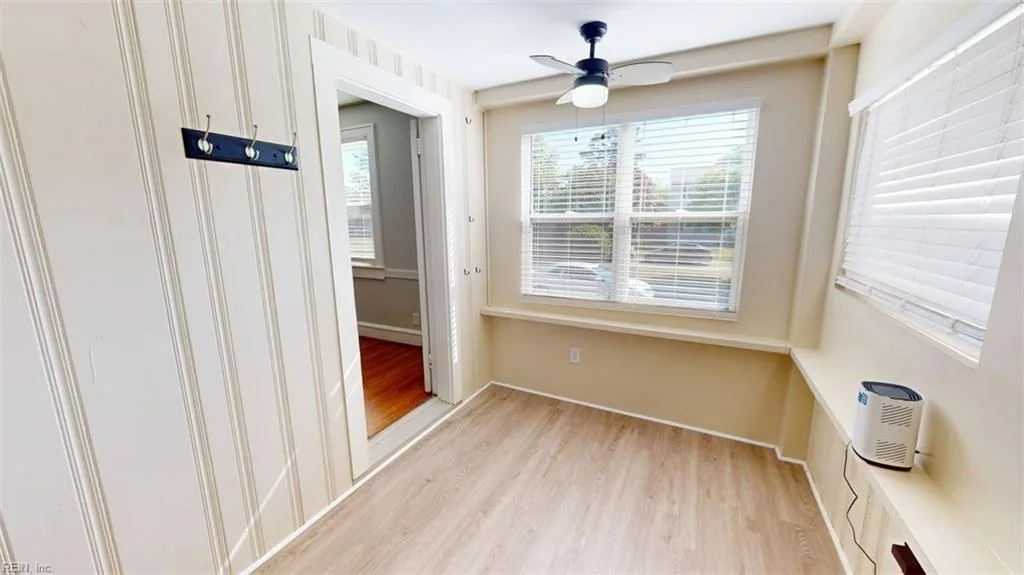 127 Wythe PW, HAMPTON VA 23661 - Photo 3