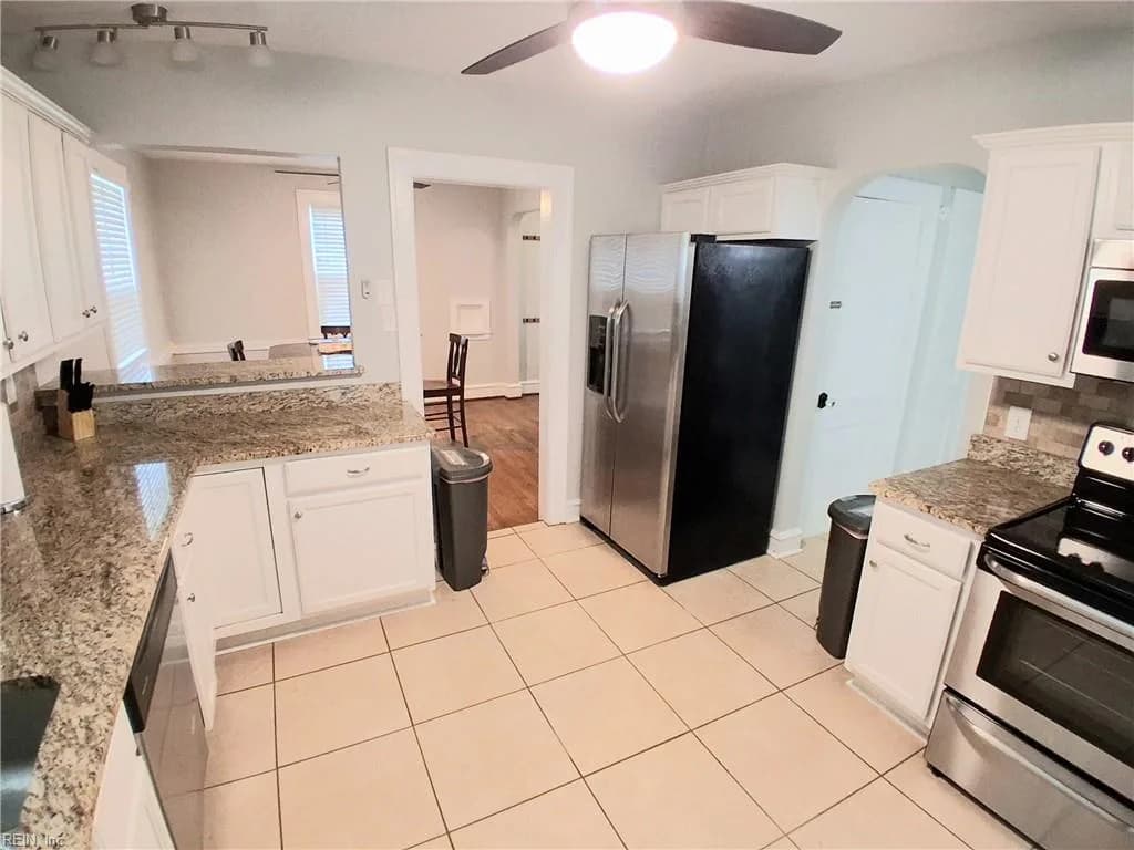 127 Wythe PW, HAMPTON VA 23661 - Photo 4