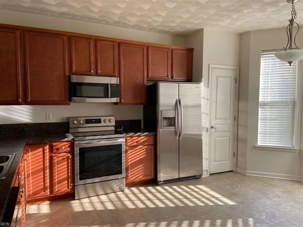 10 Rutland DR, HAMPTON VA 23666 - Photo 3