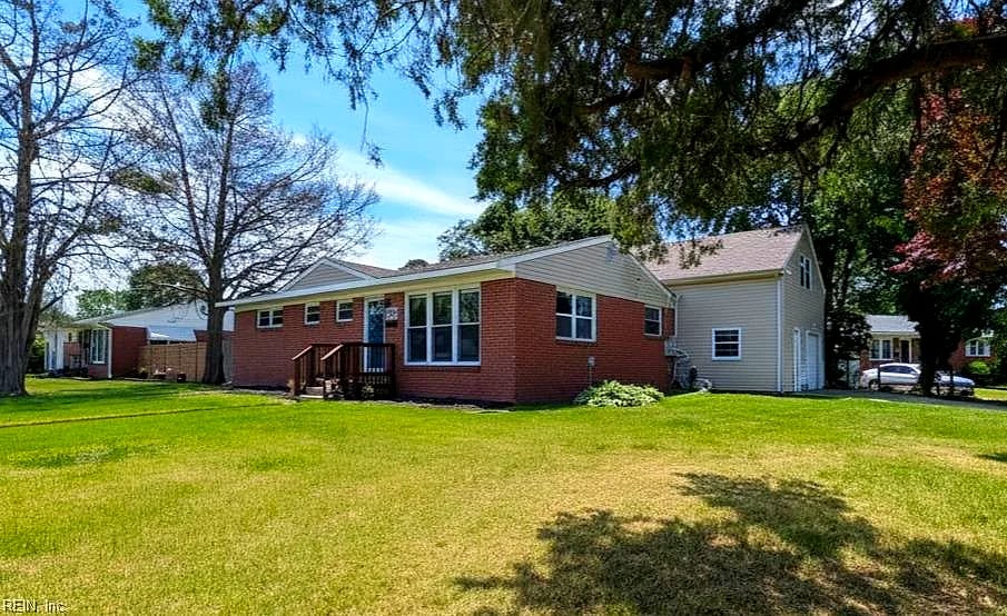 8069 Lynnbrook DR, Norfolk — 4 bed Residential, 1,950 sqft