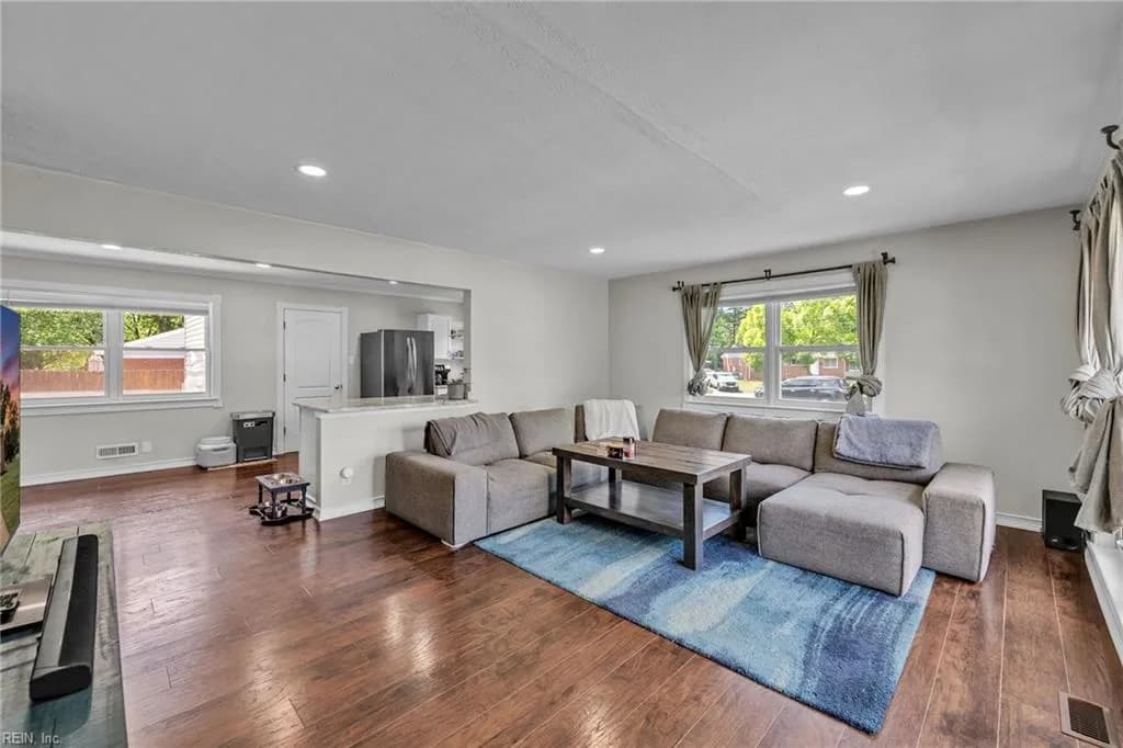 8069 Lynnbrook DR, NORFOLK VA 23518 - Photo 5