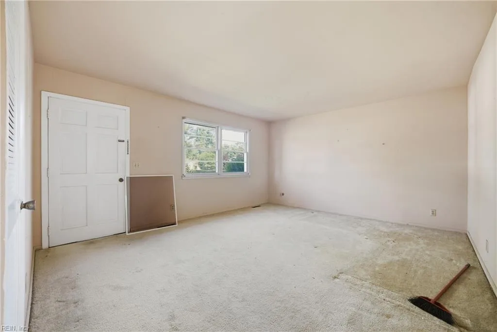 1414 Loren CRES, PORTSMOUTH VA 23701 - Photo 5