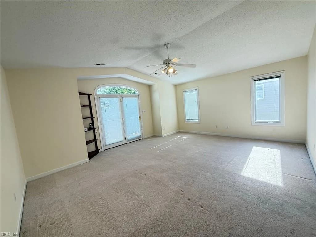 4652 Lookout RD, VIRGINIABEACH VA 23455 - Photo 5