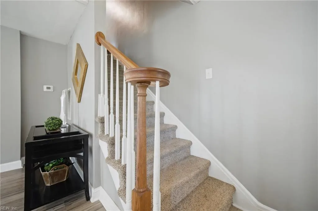 10 E Southampton AVE, HAMPTON VA 23669 - Photo 4