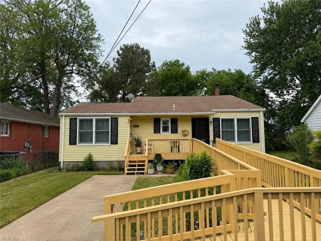 65 W Virginia AVE, HAMPTON VA 23663 - Photo 2