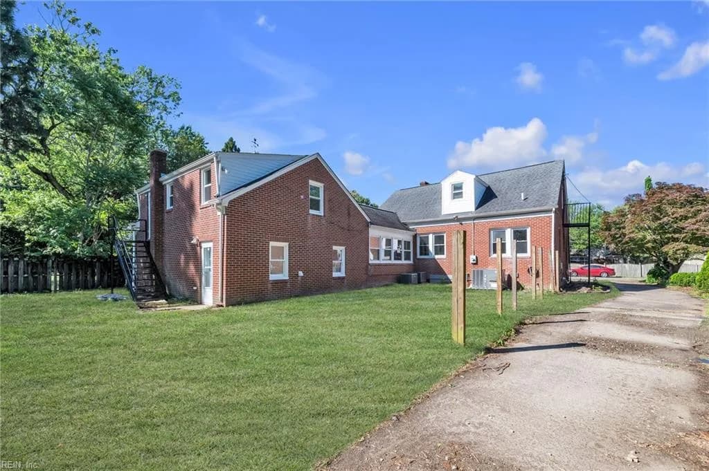 12 McDonald RD, HAMPTON VA 23669 - Photo 4