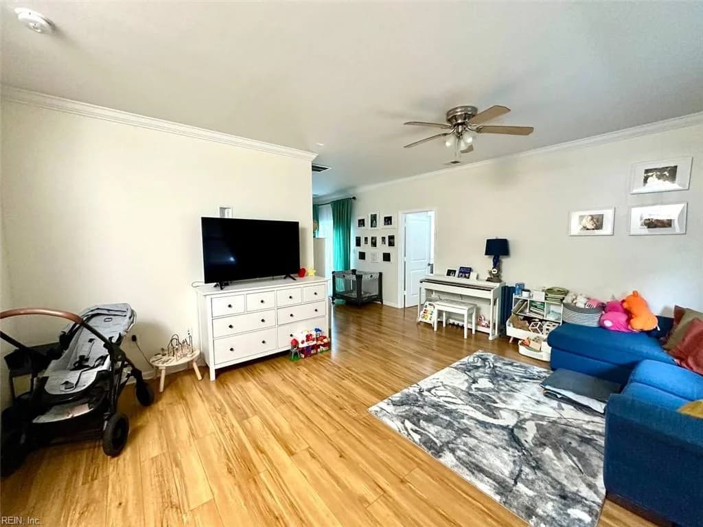 4329 Farringdon WAY, CHESAPEAKE VA 23321 - Photo 5