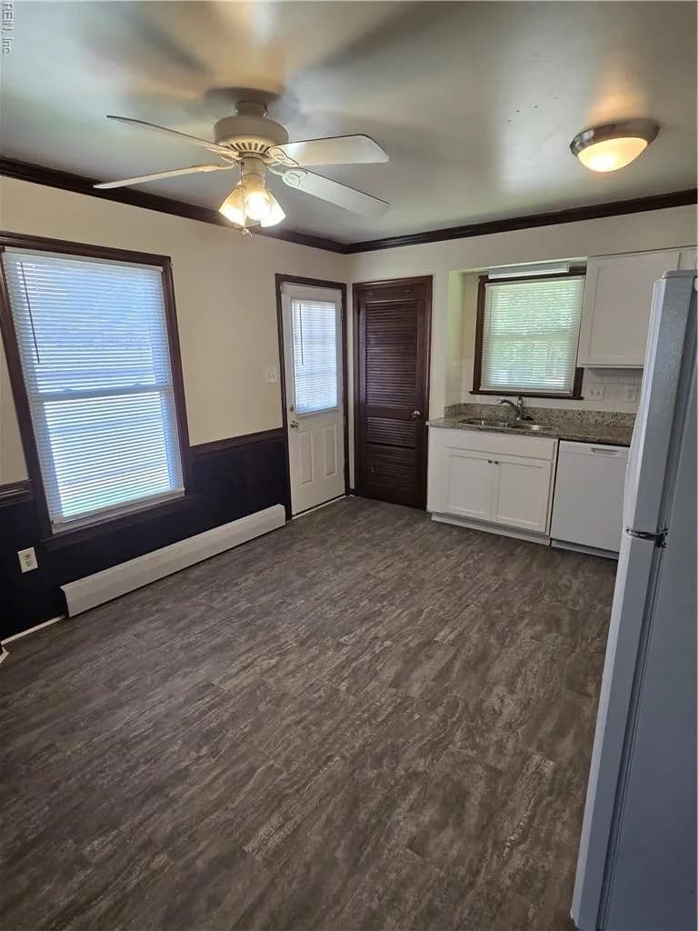 4978 Century DR, VIRGINIABEACH VA 23462 - Photo 4