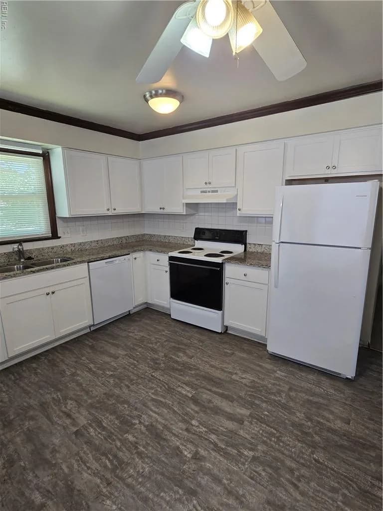 4978 Century DR, VIRGINIABEACH VA 23462 - Photo 5