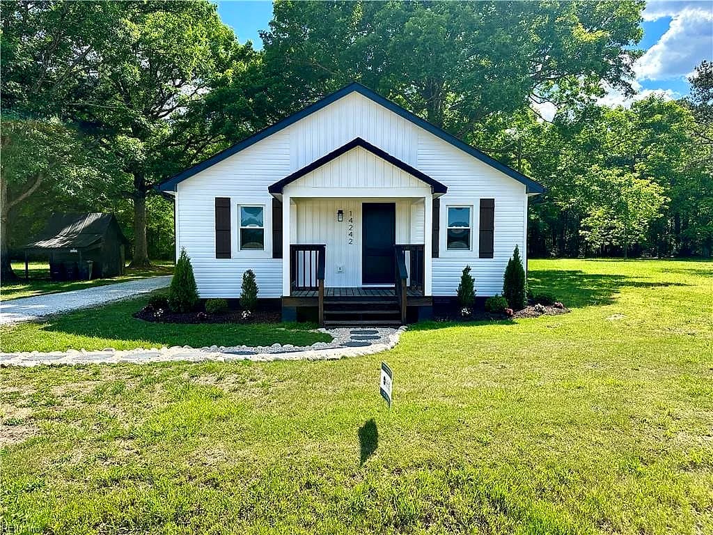 14242 Trump Town RD, WINDSOR VA 23487 - Main photo