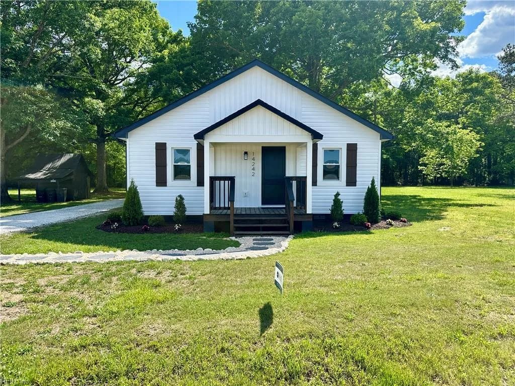 14242 Trump Town RD, WINDSOR VA 23487 - Photo 2