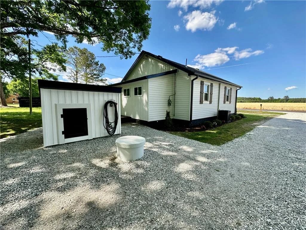 14242 Trump Town RD, WINDSOR VA 23487 - Photo 5