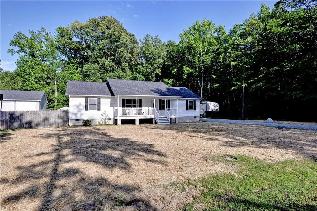 6139 Lamberth LN, GLOUCESTER VA 23061 - Main photo