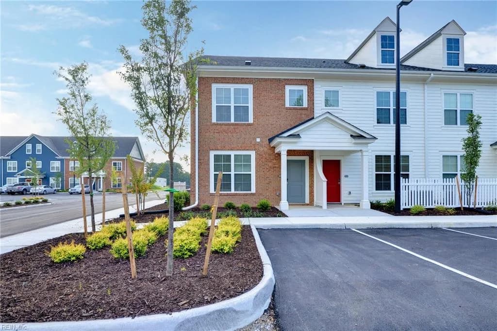 405 Floating BRG, CARROLLTON VA 23314 - Photo 3