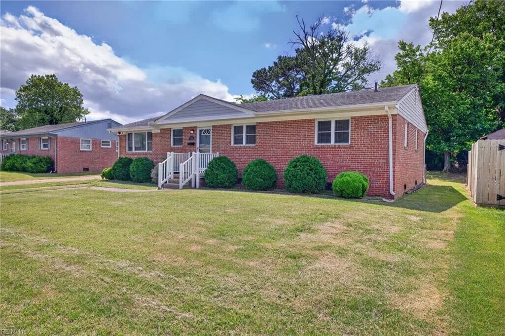2833 David AVE, NORFOLK VA 23518 - Photo 3